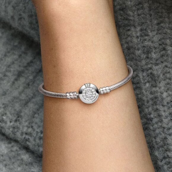 Women's Sterling Silver Sparkling Crown O Snake Chain Bracelet Cubic zirconia - Picture 6 of 6